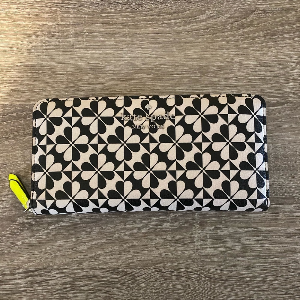 Kate Spade Zip Around Wallet